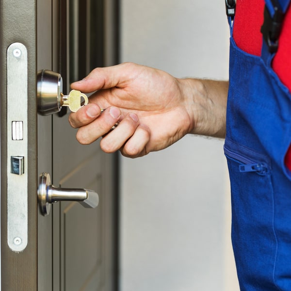 cerrajería residencial ofrece una garantía de 6 meses en sus servicios